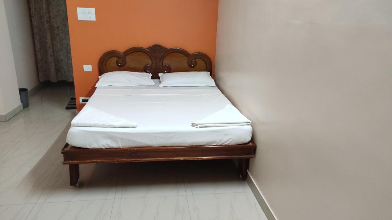 Sibi Lodge Coimbatore Exterior photo