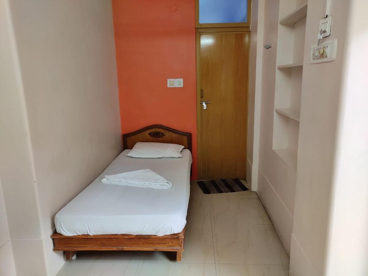 Sibi Lodge Coimbatore Exterior photo